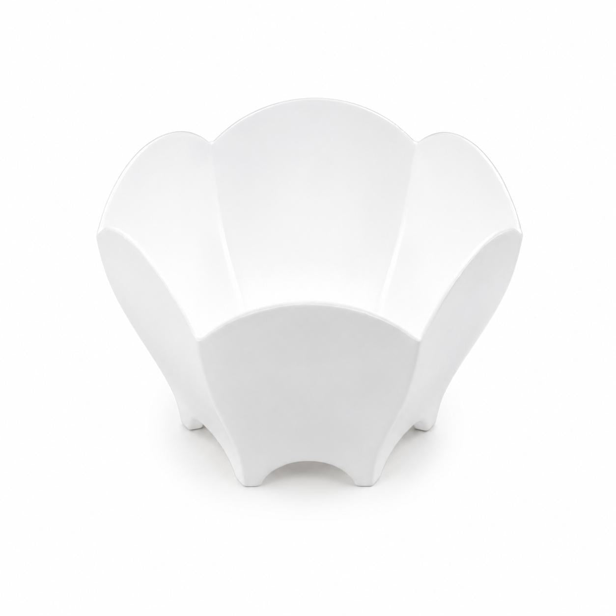 cupa alba din ps in forma de floare cu 6 laturi, potrivita pentru servirea aperitivelor, mini deserturilor si pentru degustari, volum 70cc
