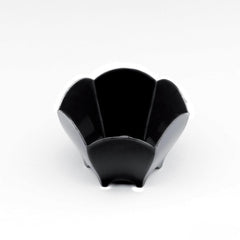 cupa neagra din ps in forma de floare cu 6 laturi, potrivita pentru servirea aperitivelor, mini deserturilor si pentru degustari, volum 70cc